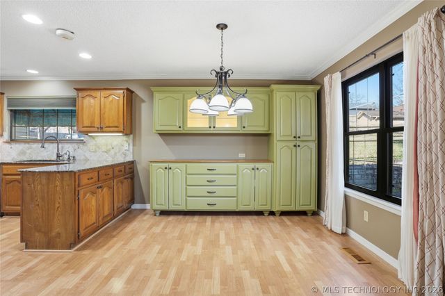 1711 Valley Road, Sapulpa, OK 74066