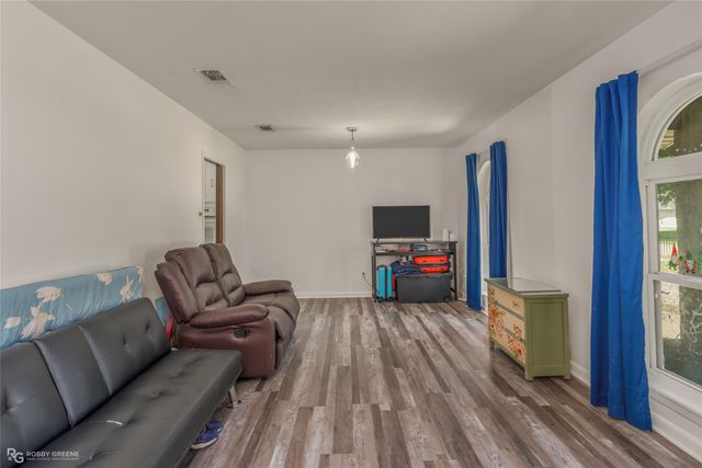 3911 Parkway Drive, Bossier City, LA 71112