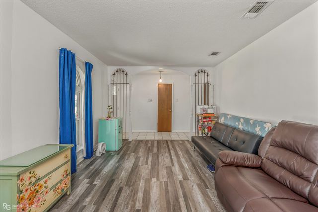 3911 Parkway Drive, Bossier City, LA 71112