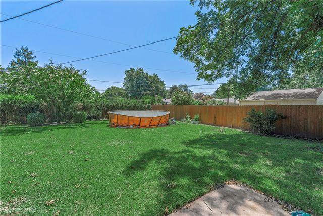 3911 Parkway Drive, Bossier City, LA 71112