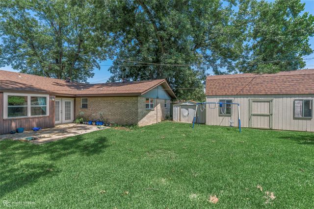 3911 Parkway Drive, Bossier City, LA 71112