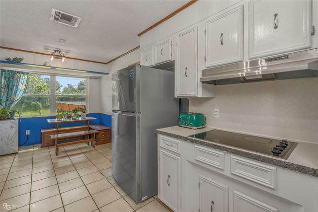 3911 Parkway Drive, Bossier City, LA 71112