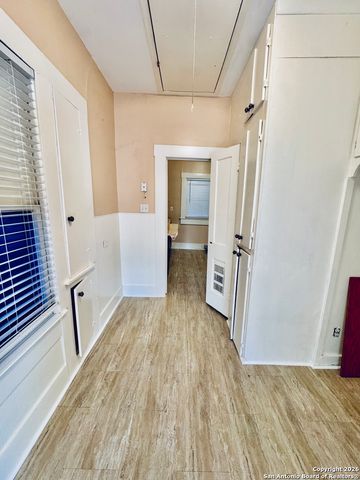 1722 W French, San Antonio, TX 78201