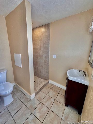 1722 W French, San Antonio, TX 78201