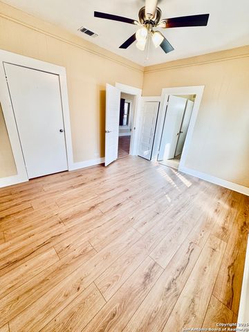 1722 W French, San Antonio, TX 78201