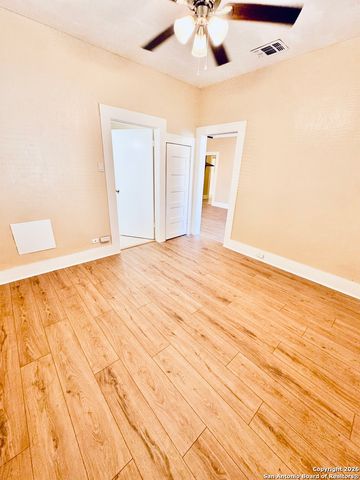 1722 W French, San Antonio, TX 78201