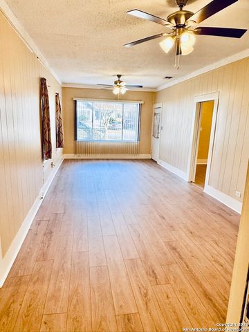 1722 W French, San Antonio, TX 78201