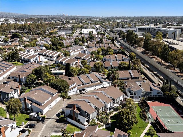 622 Whitney Way, Costa Mesa, CA 92626