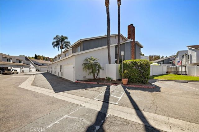 622 Whitney Way, Costa Mesa, CA 92626
