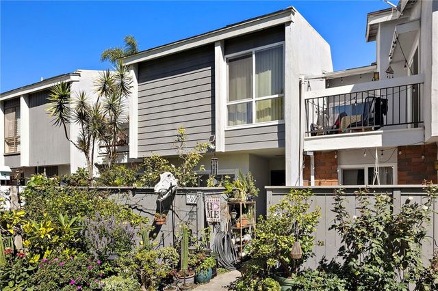 622 Whitney Way, Costa Mesa, CA 92626