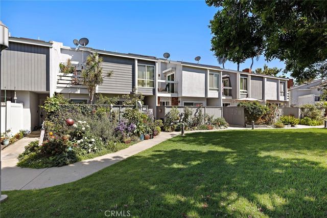 622 Whitney Way, Costa Mesa, CA 92626