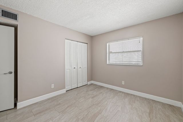 1166 6th Avenue B3, Vero Beach, FL 32960