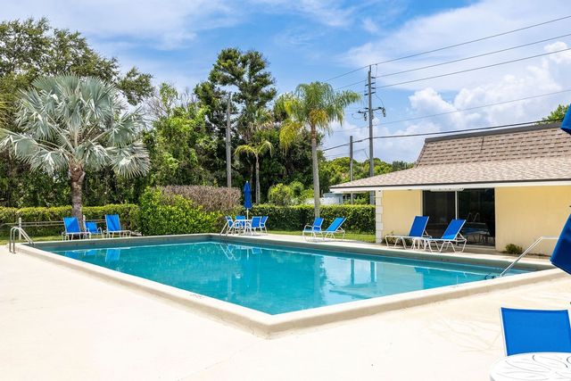 1166 6th Avenue B3, Vero Beach, FL 32960