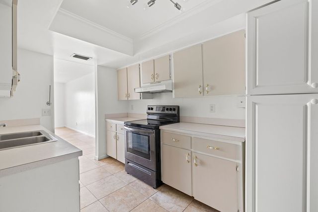 1166 6th Avenue B3, Vero Beach, FL 32960