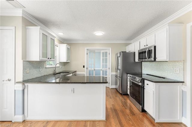 125 Village Club Lane, Clemmons, NC 27012