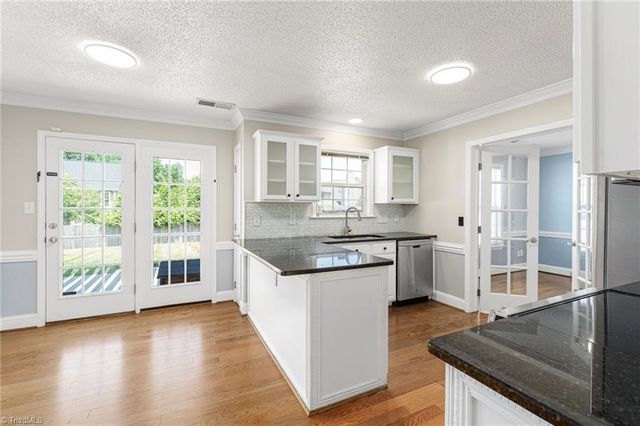125 Village Club Lane, Clemmons, NC 27012