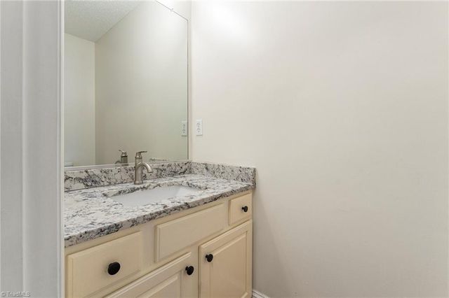 125 Village Club Lane, Clemmons, NC 27012