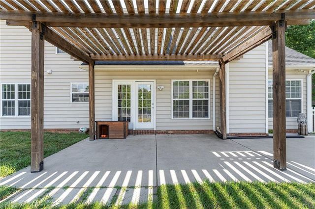 125 Village Club Lane, Clemmons, NC 27012