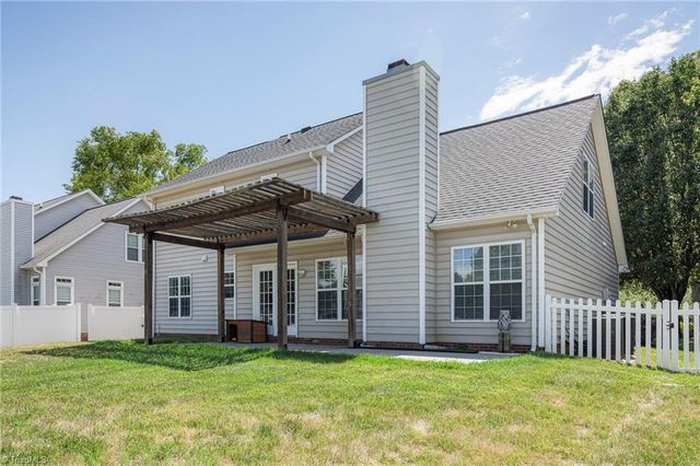 125 Village Club Lane, Clemmons, NC 27012