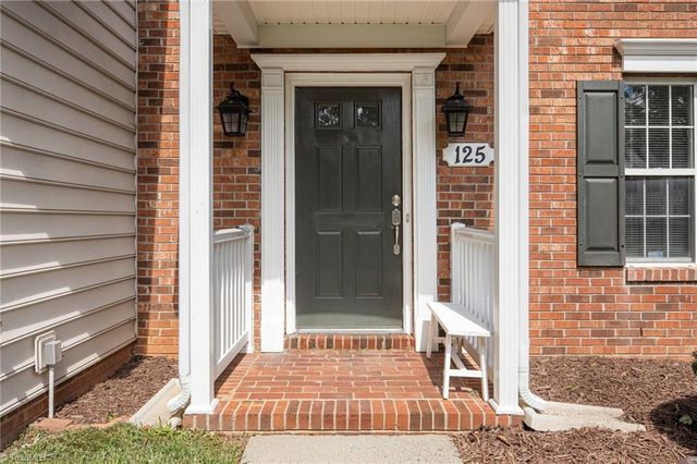 125 Village Club Lane, Clemmons, NC 27012