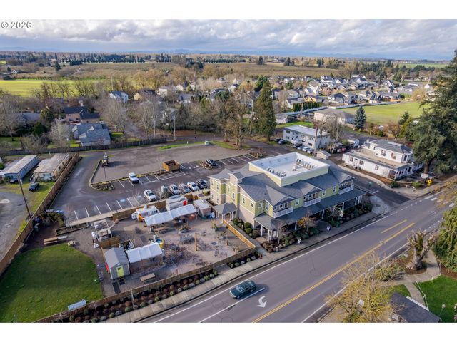 32633 W MCKENZIE St, Eugene, OR 97408