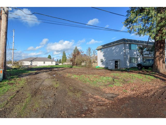 32633 W MCKENZIE St, Eugene, OR 97408