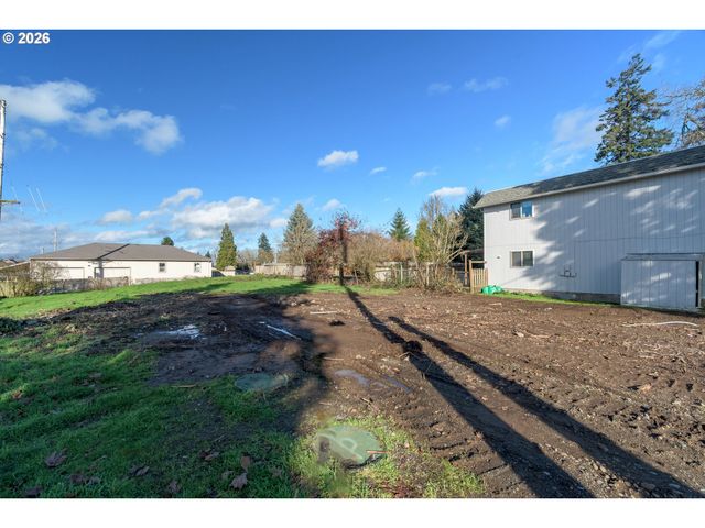 32633 W MCKENZIE St, Eugene, OR 97408