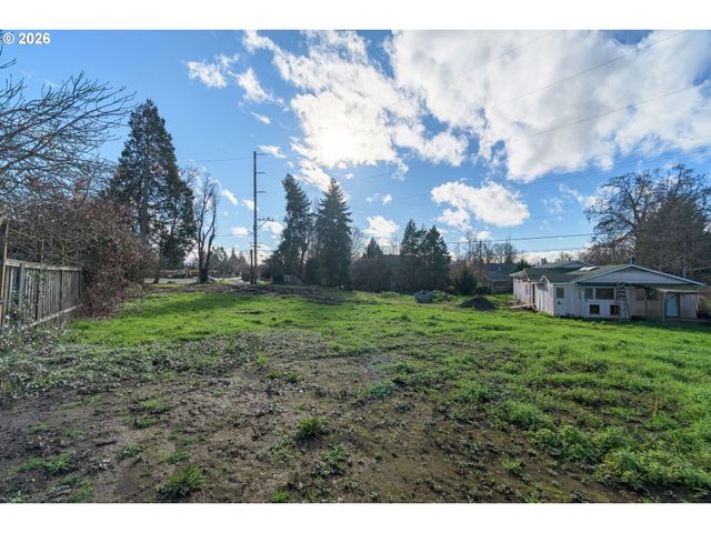 32633 W MCKENZIE St, Eugene, OR 97408