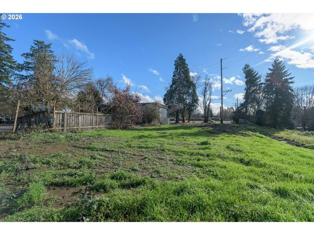 32633 W MCKENZIE St, Eugene, OR 97408