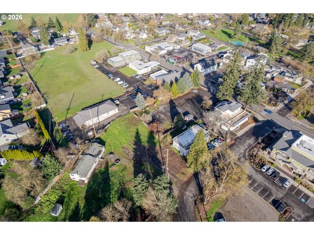 32633 W MCKENZIE St, Eugene, OR 97408