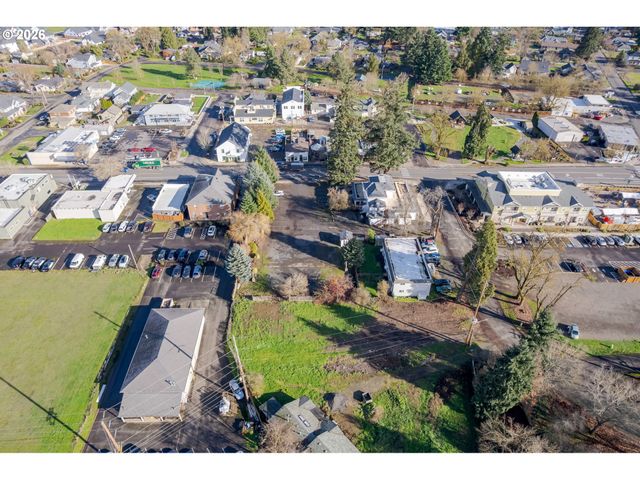 32633 W MCKENZIE St, Eugene, OR 97408