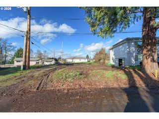32633 W MCKENZIE St, Eugene, OR 97408