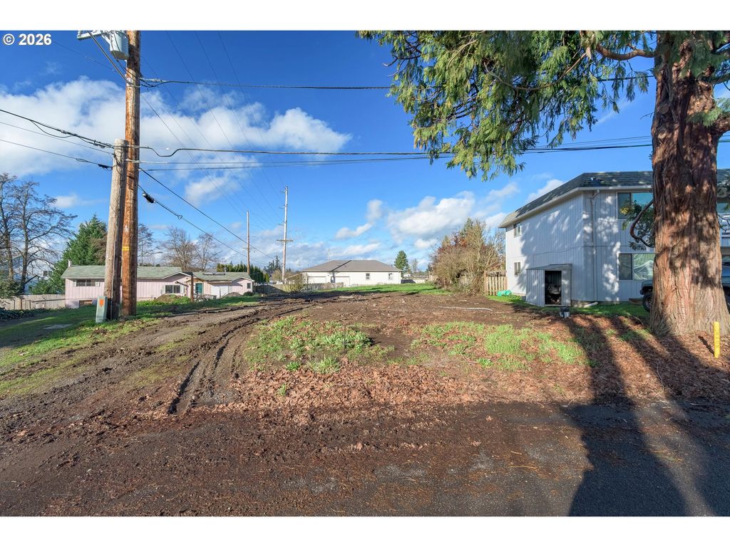 32633 W MCKENZIE St, Eugene, OR 97408