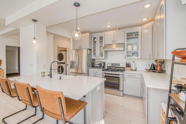 1175 Sunset Drive, Platteville, WI 53818