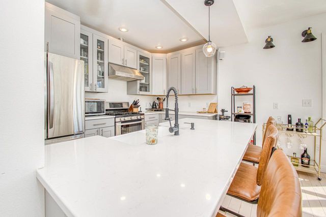 1175 Sunset Drive, Platteville, WI 53818