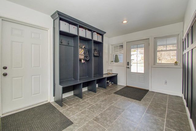 1175 Sunset Drive, Platteville, WI 53818