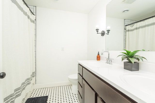 1175 Sunset Drive, Platteville, WI 53818