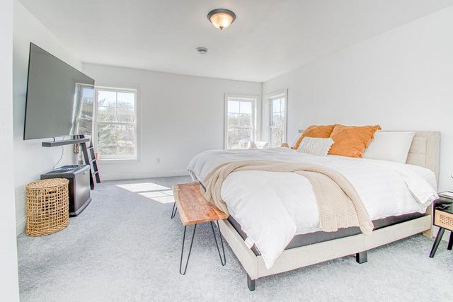 1175 Sunset Drive, Platteville, WI 53818