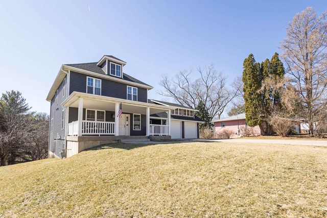 1175 Sunset Drive, Platteville, WI 53818