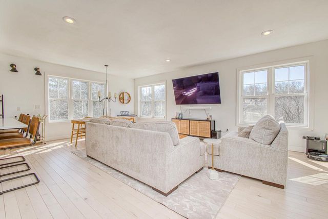 1175 Sunset Drive, Platteville, WI 53818