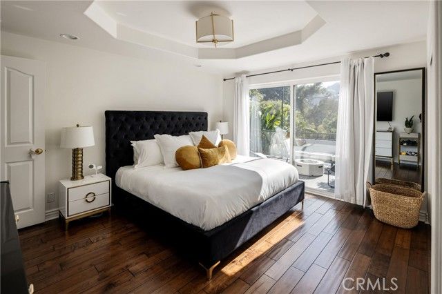 3261 N Knoll Drive, Los Angeles, CA 90068