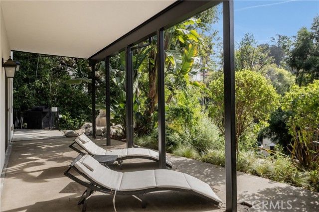 3261 N Knoll Drive, Los Angeles, CA 90068