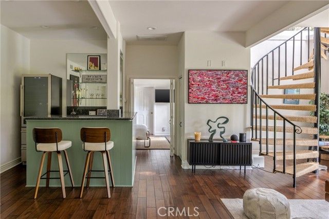 3261 N Knoll Drive, Los Angeles, CA 90068