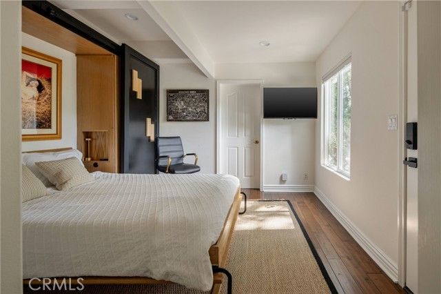 3261 N Knoll Drive, Los Angeles, CA 90068