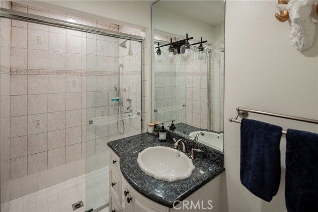 3261 N Knoll Drive, Los Angeles, CA 90068