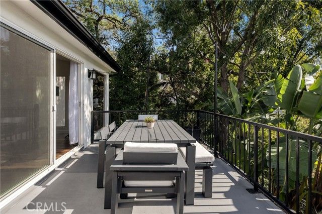 3261 N Knoll Drive, Los Angeles, CA 90068