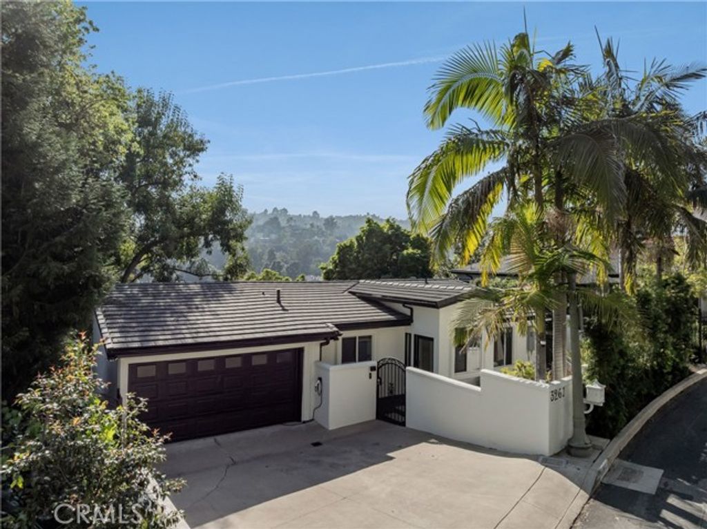 3261 N Knoll Drive, Los Angeles, CA 90068