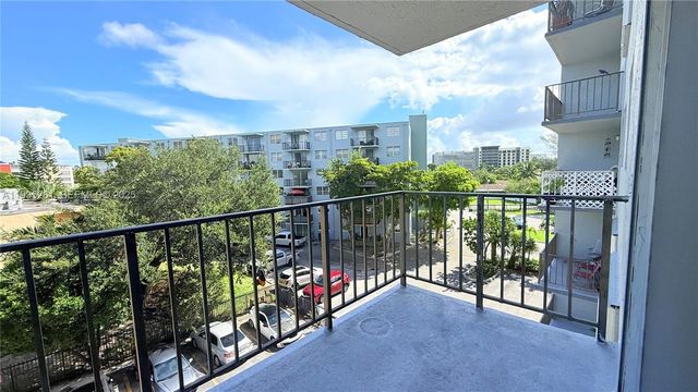 1465 NE 123rd St 404, North Miami, FL 33161