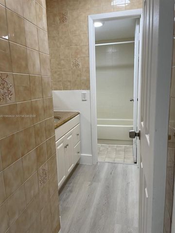 1075 W 68th St 304, Hialeah, FL 33014