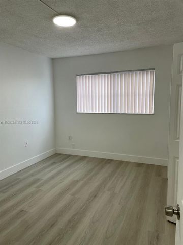 1075 W 68th St 304, Hialeah, FL 33014